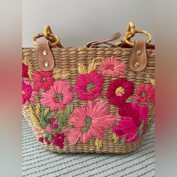 Vintage Woven Floral Embroidered Bohemian Bag with Bamboo Handles - Picture 2 of 5